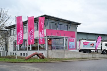 Außenansicht des Gebrauchtwaren-Kaufhaus "Zweite Sahne" 
