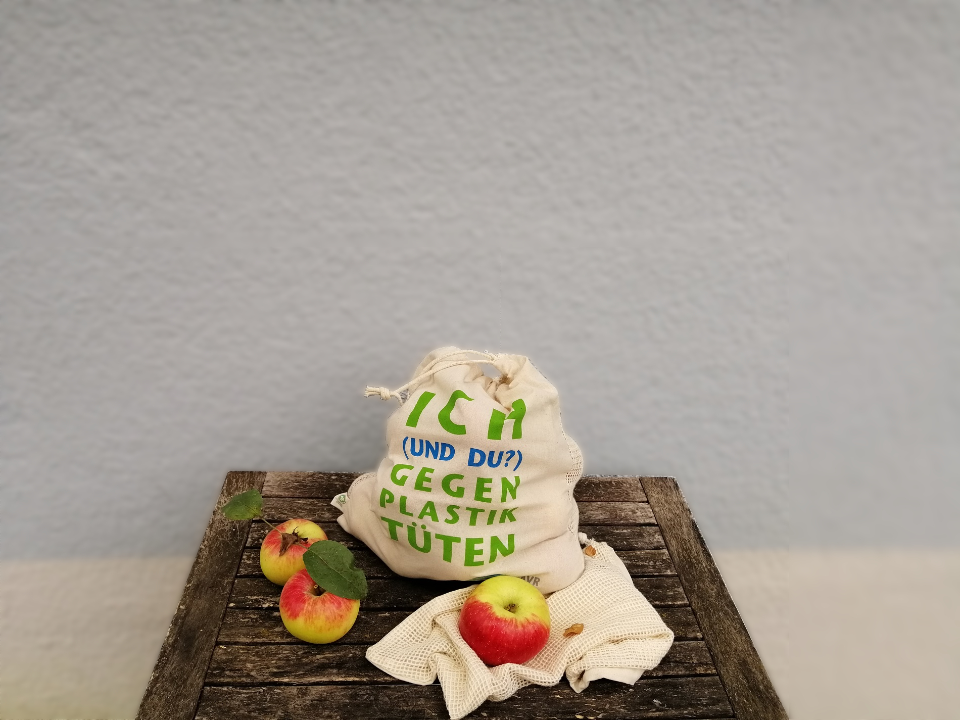 Stofftasche mit Äpfeln